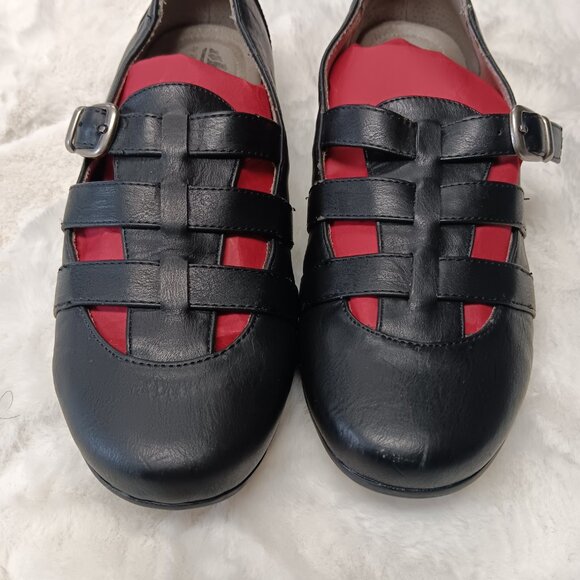Flat Black Sandle Shoes Size 7.5 M - Picture 13 of 14